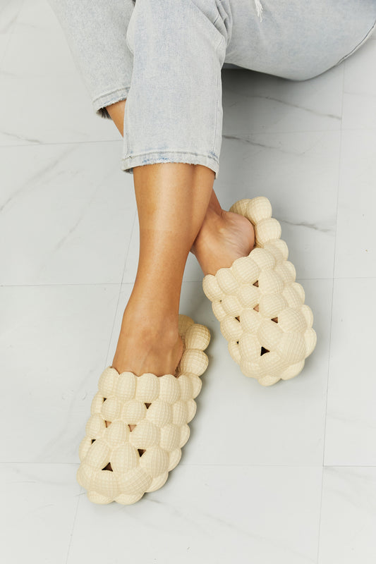 NOOK JOI Laid Back Bubble Slides in Khaki  - Doll Fits