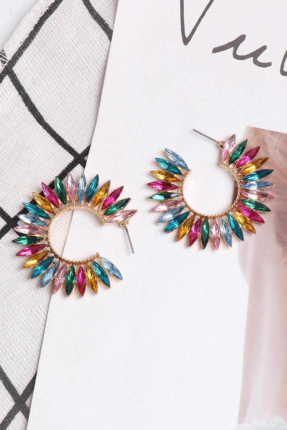 Zinc Alloy Acrylic C-Hoop Earrings  Earrings- Doll Fits