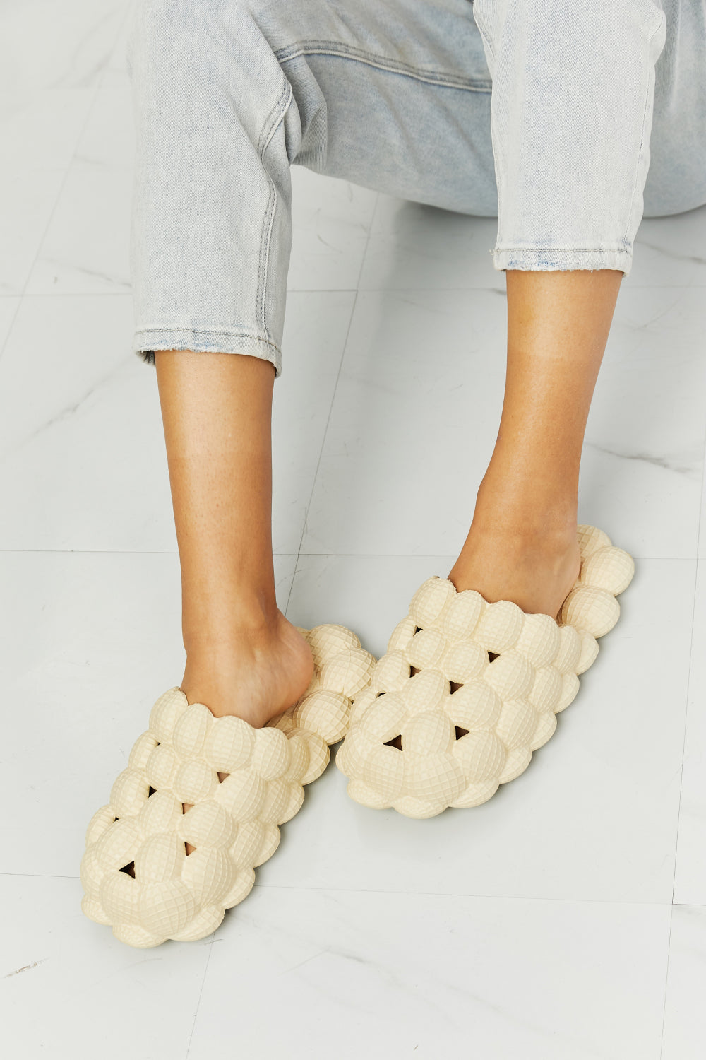 NOOK JOI Laid Back Bubble Slides in Khaki  - Doll Fits