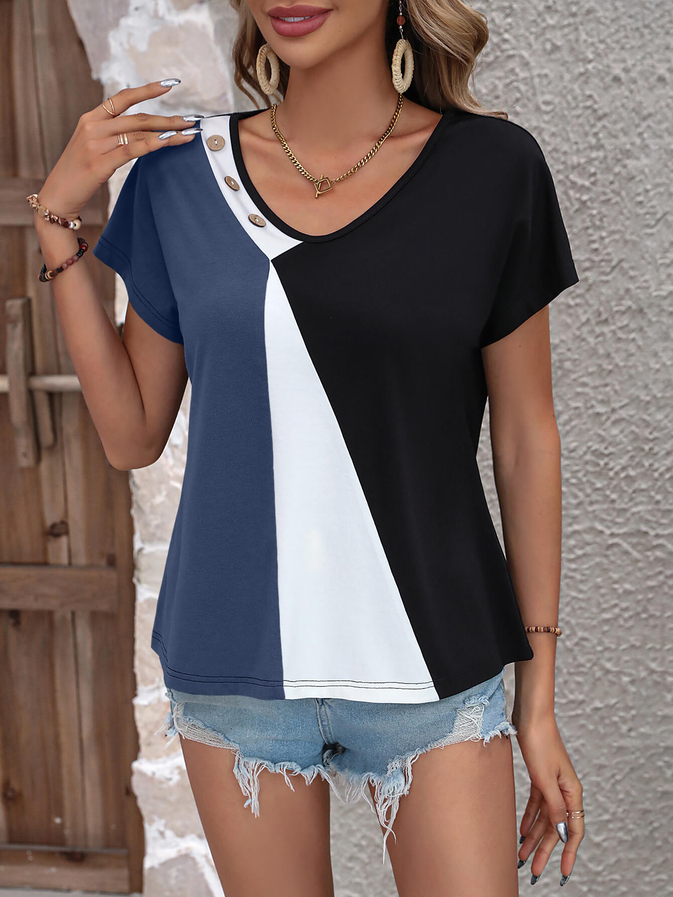 Color Block Decorative Button V-Neck Tee  - Doll Fits