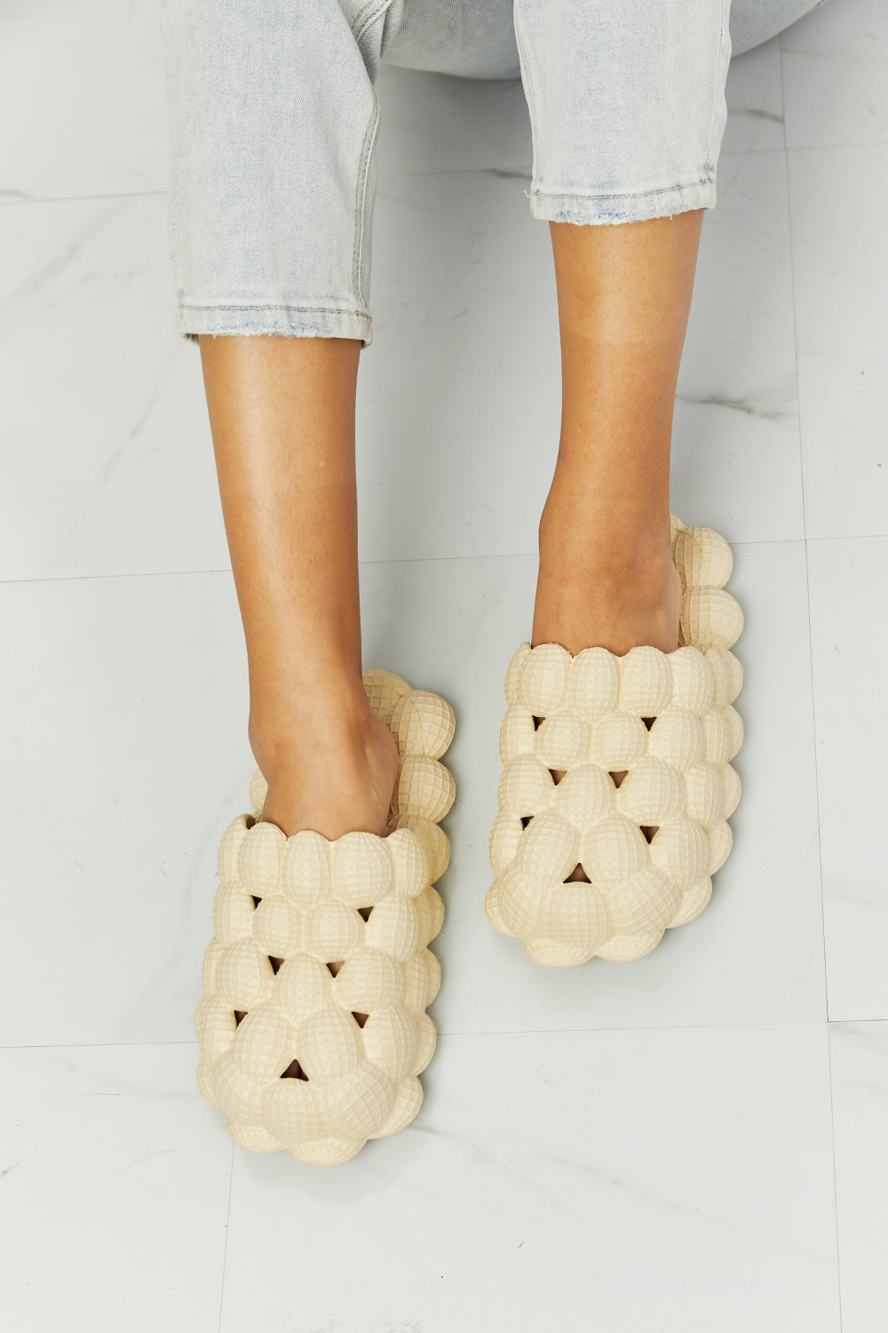 NOOK JOI Laid Back Bubble Slides in Khaki  - Doll Fits